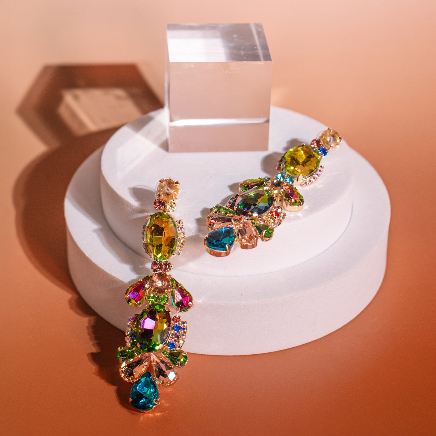 Aretes largos coloridos
