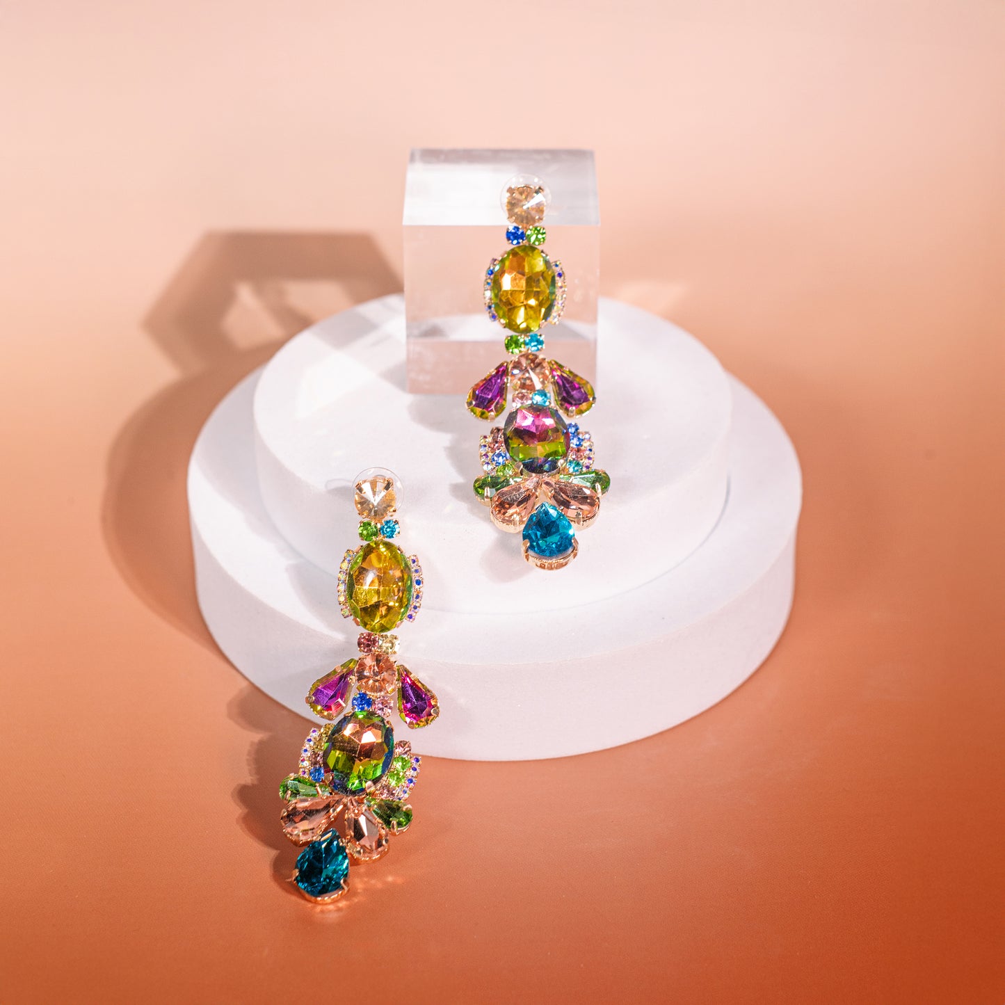 Aretes largos coloridos