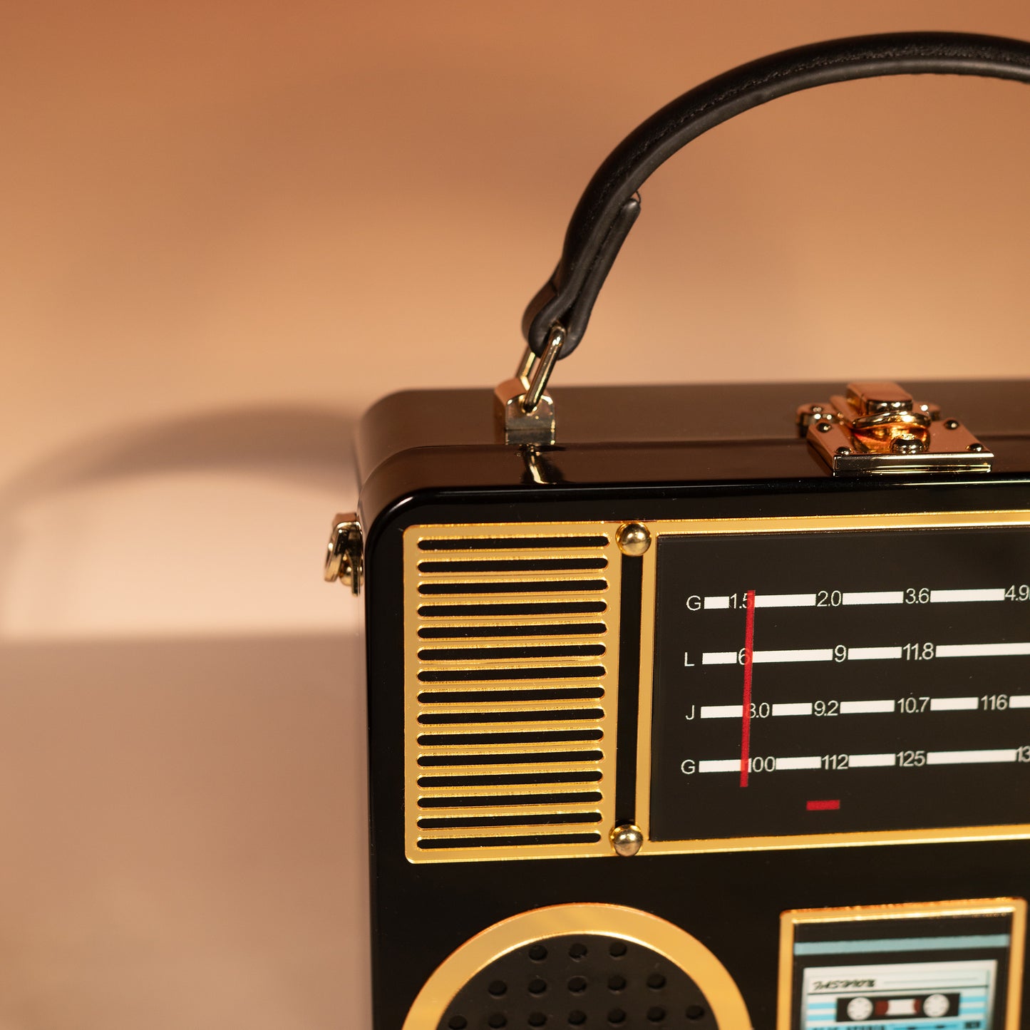 Bolso caja de radio