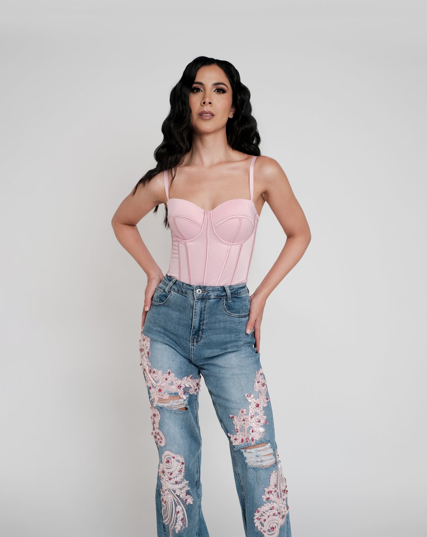 Jeans con detalle bordado