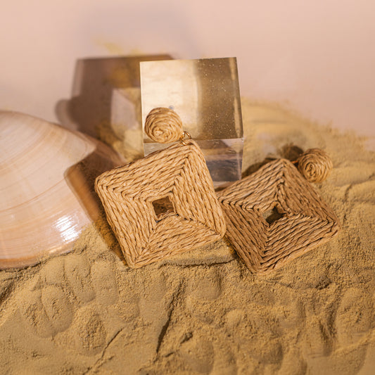 Aretes cuadrados de ratán
